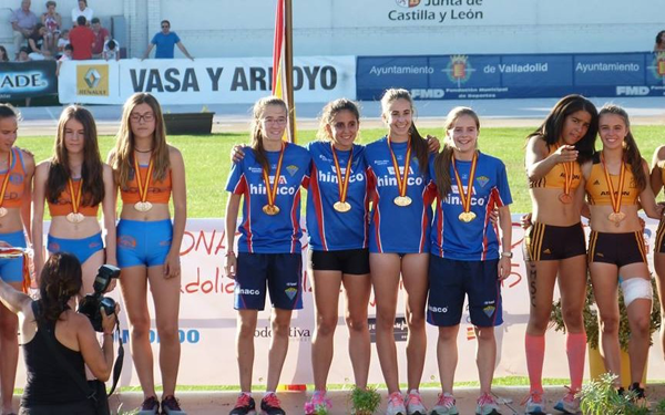Equipo cadete 4x100 femenino Campeón de España Valladolid